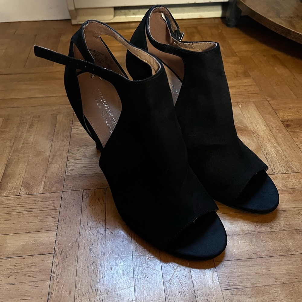 Sold Christian Siriano 3.5 inch high heel suede black